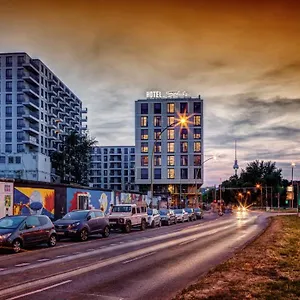 *** Hotel Schulz At The East Side Gallery Alemania
